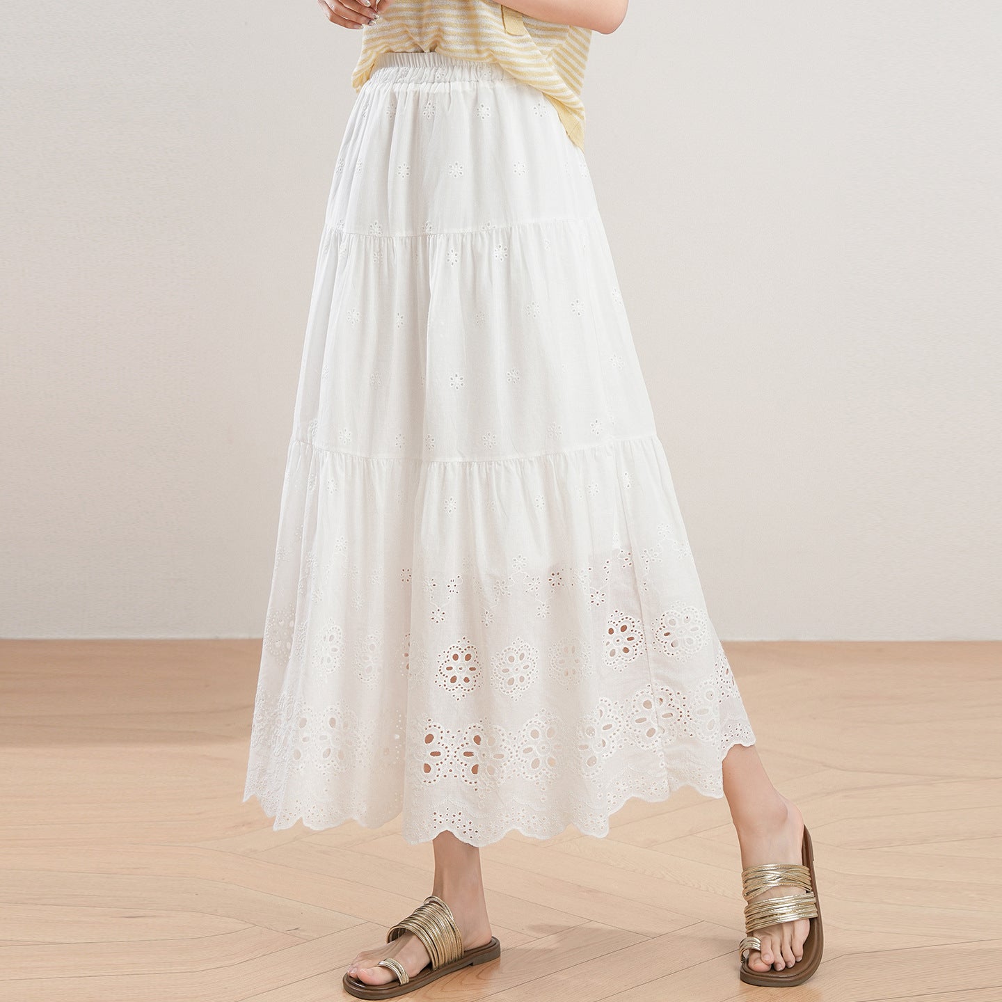 Loose-fitting White Hollow-out Floral Skirt