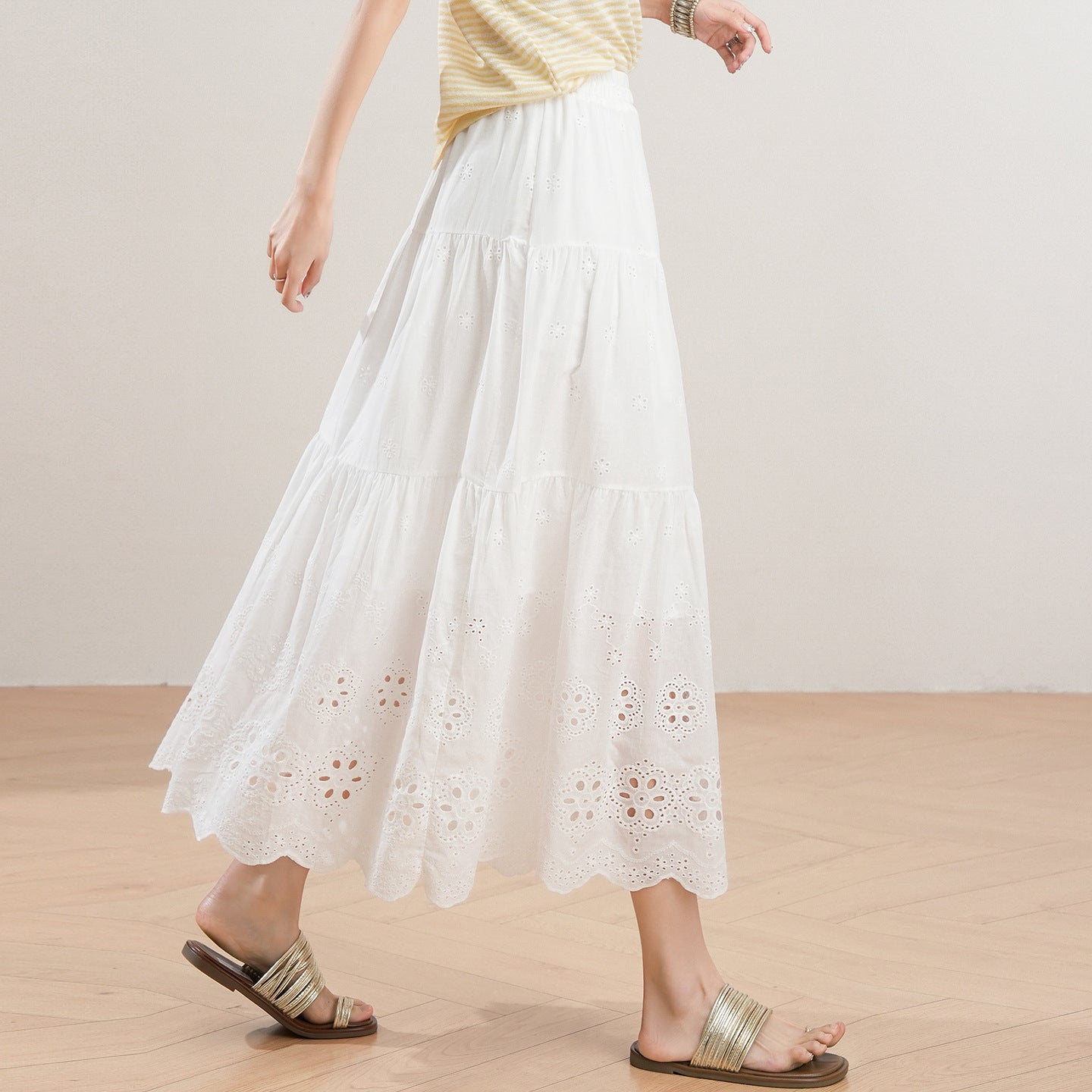Loose-fitting White Hollow-out Floral Skirt