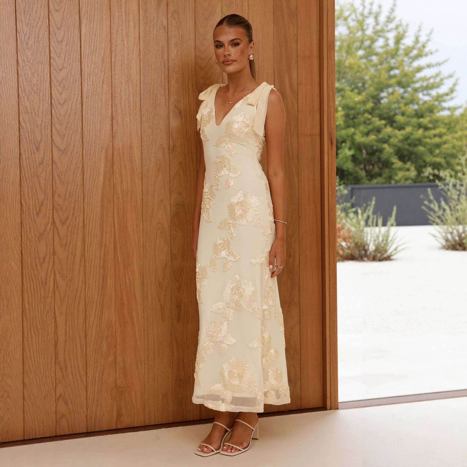 Long Dress With 3D Embroidery Backless Design And Cross-Tie Straps