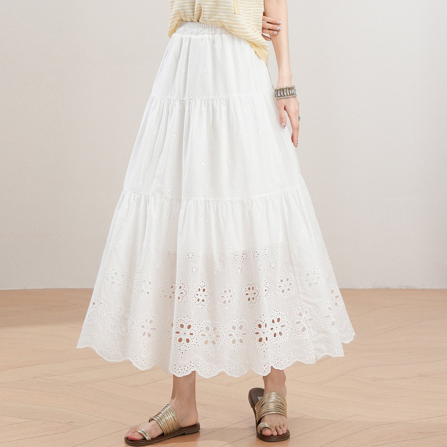 Loose-fitting White Hollow-out Floral Skirt