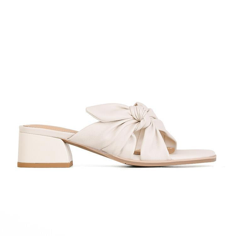 Outdoor And Indoor Wear A Flat Strap Sandal